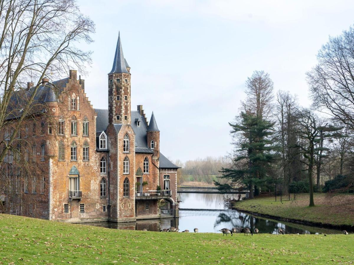 Apartment In Kruibeke At Wissekerke Castle מראה חיצוני תמונה